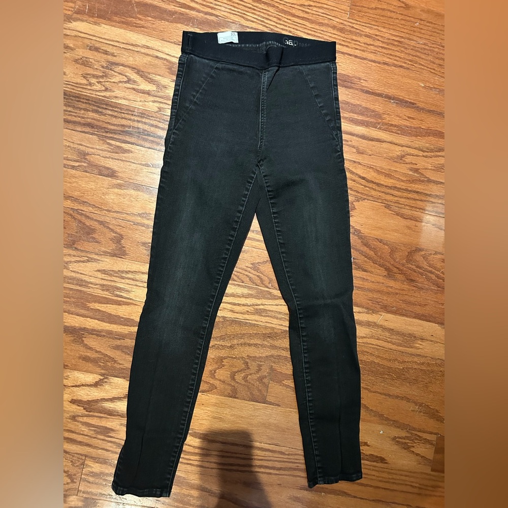 GAP Women's black pull on Legging sz 27r